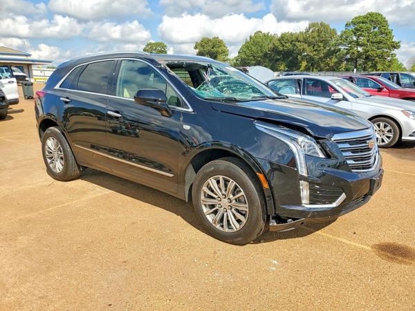 2017 CADILLAC XT5