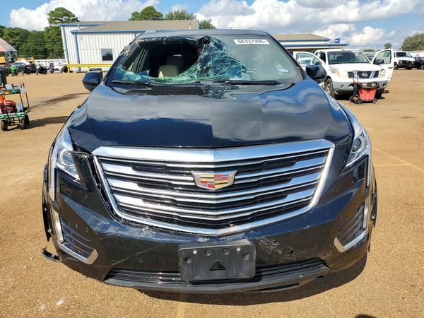 2017 CADILLAC XT5