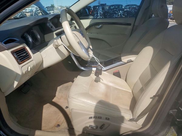 2012 VOLVO XC70