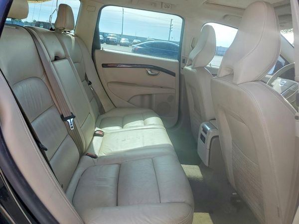 2012 VOLVO XC70