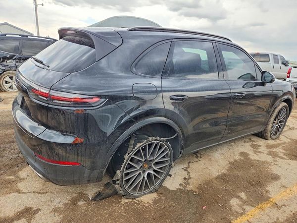 2021 PORSCHE CAYENNE