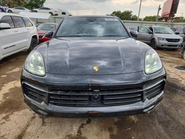 2021 PORSCHE CAYENNE