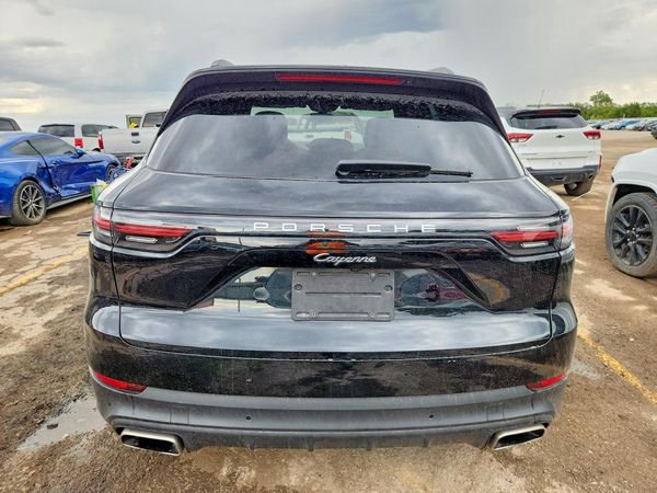 2021 PORSCHE CAYENNE