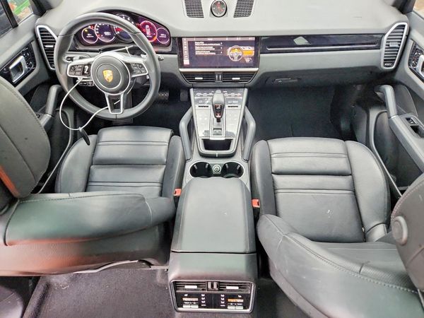 2021 PORSCHE CAYENNE