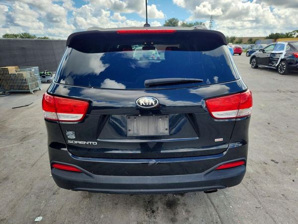 2016 KIA SORENTO L / LX