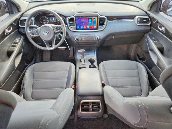 2016 KIA SORENTO L / LX