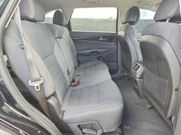 2016 KIA SORENTO L / LX