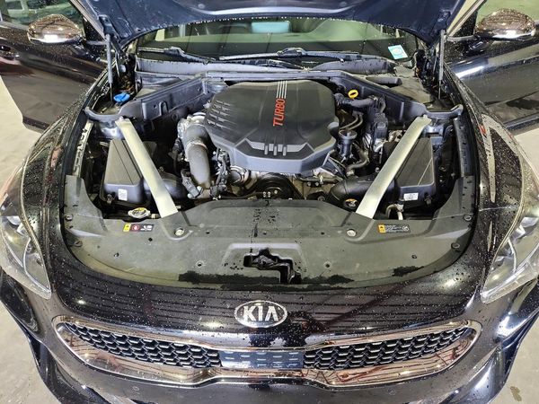 2020 KIA STINGER GT1