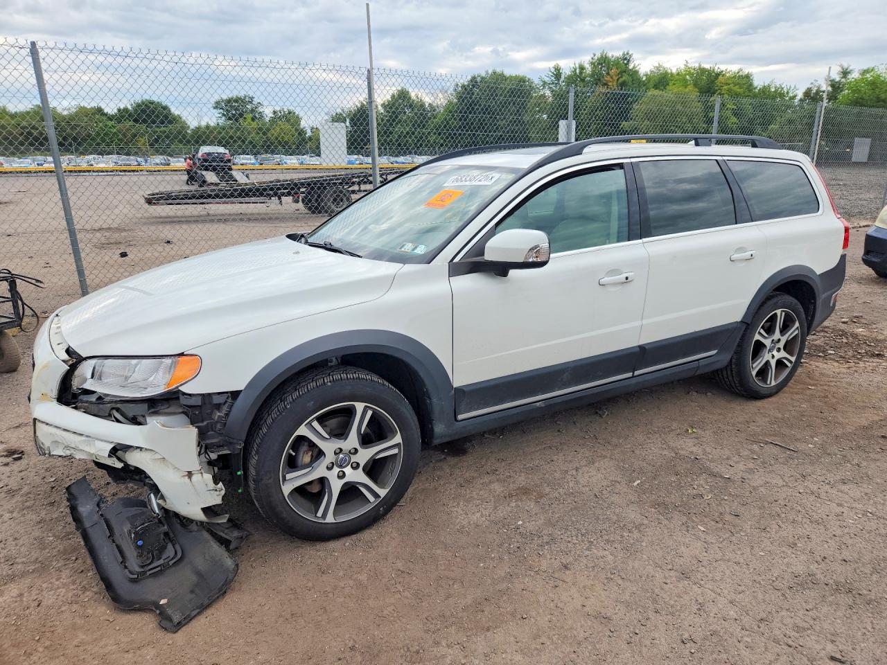 2015 VOLVO XC70 Platinum (non R design)