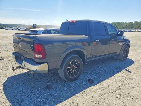 2015 RAM 1500 Laramie