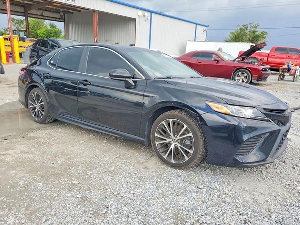 2020 TOYOTA CAMRY SE — Passenger 3/4