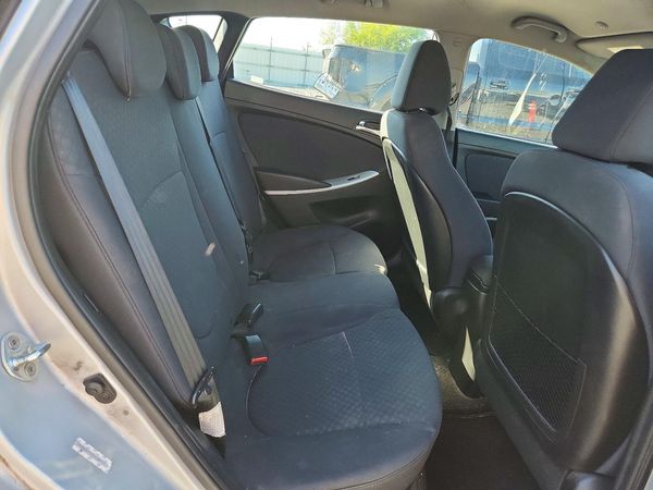 2013 HYUNDAI ACCENT GLS Premium/ SE