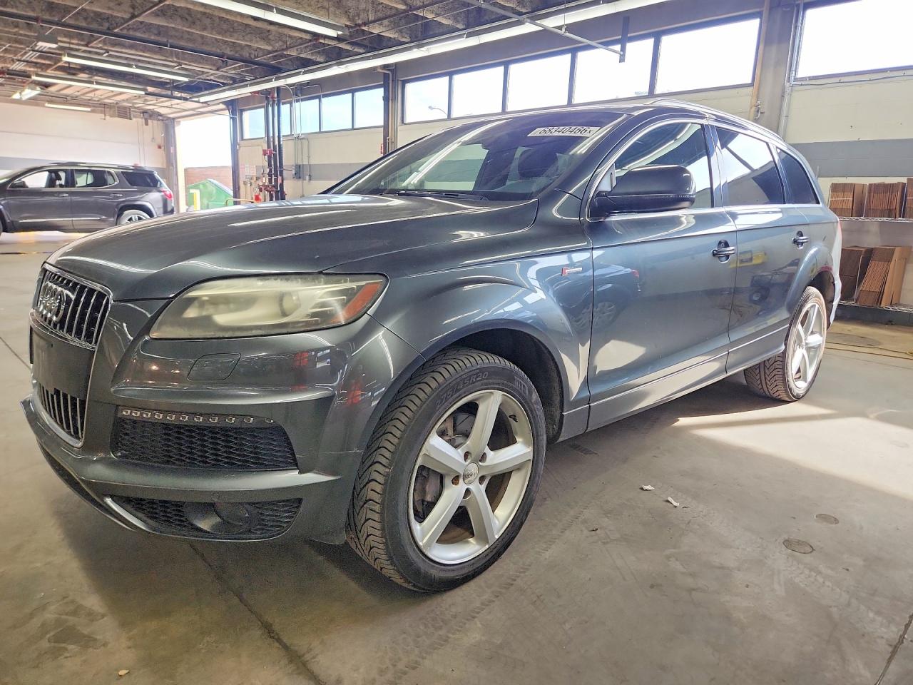2013 AUDI Q7 S Line Prestige — Front 3/4