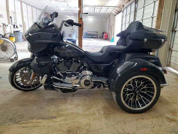 2026 HARLEY-DAVIDSON FLHLT
