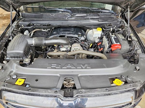 2022 RAM 1500 Limited — Engine bay