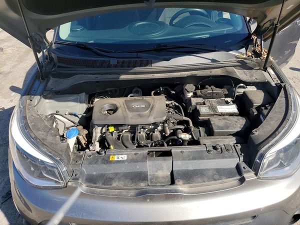2018 KIA SOUL Base — Engine bay