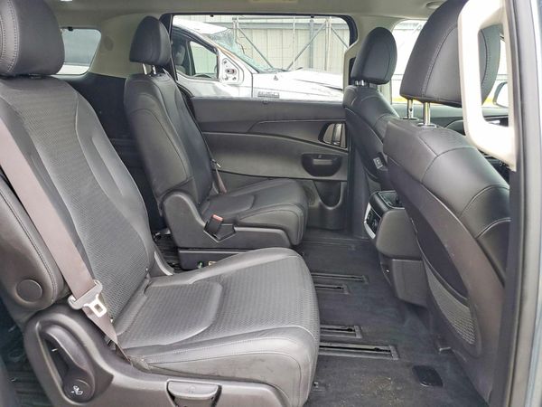 2025 KIA CARNIVAL