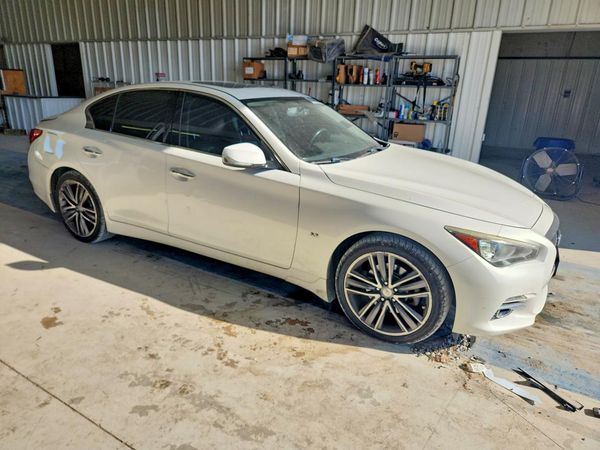2015 INFINITI Q50