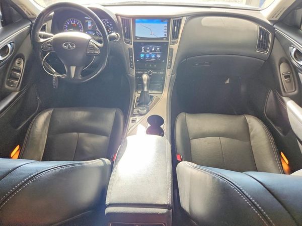 2015 INFINITI Q50