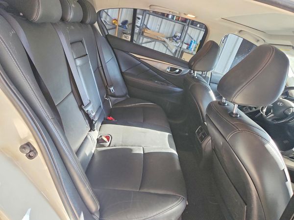 2015 INFINITI Q50