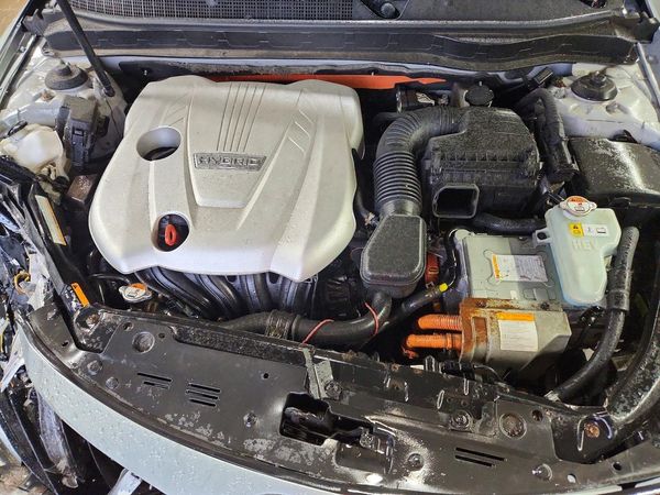 2016 KIA OPTIMA — Engine bay
