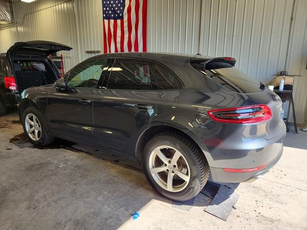 2018 PORSCHE MACAN