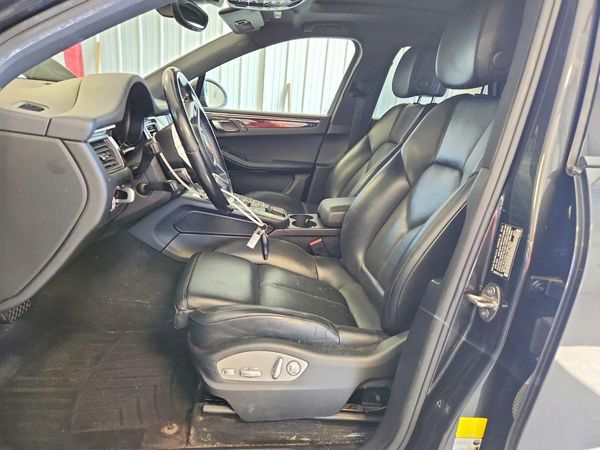 2018 PORSCHE MACAN