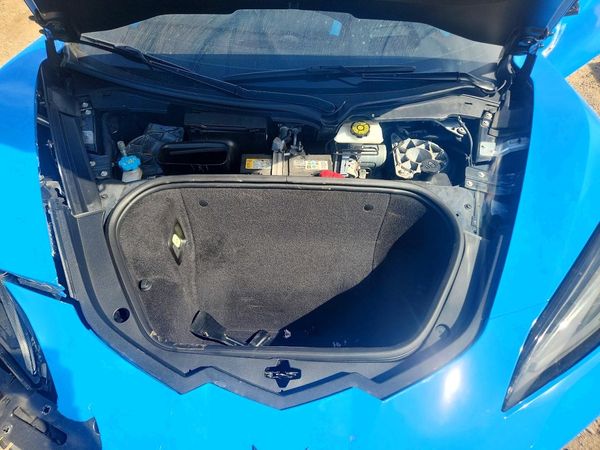 2021 CHEVROLET CORVETTE Premium 3LT — Engine bay