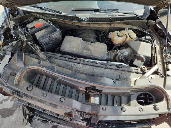 2023 CADILLAC ESCALADE Sport Platinum — Engine bay