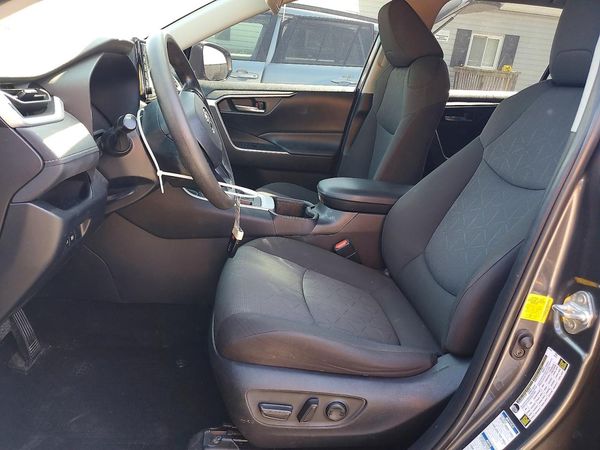 2022 TOYOTA RAV4 — DENT