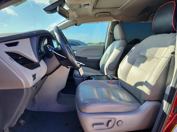2020 TOYOTA SIENNA
