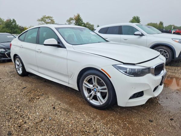2018 BMW 330 — Passenger 3/4