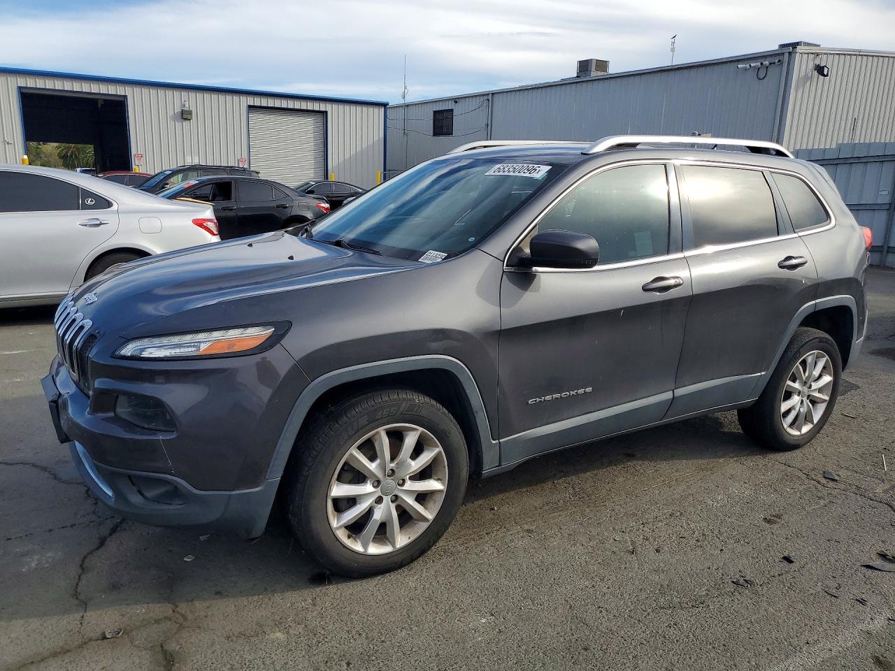 2015 JEEP CHEROKEE Limited — Front 3/4