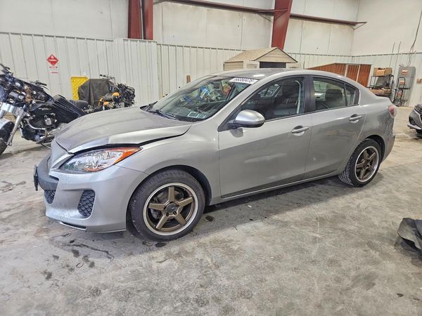 2013 MAZDA 3
