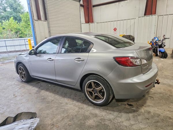2013 MAZDA 3