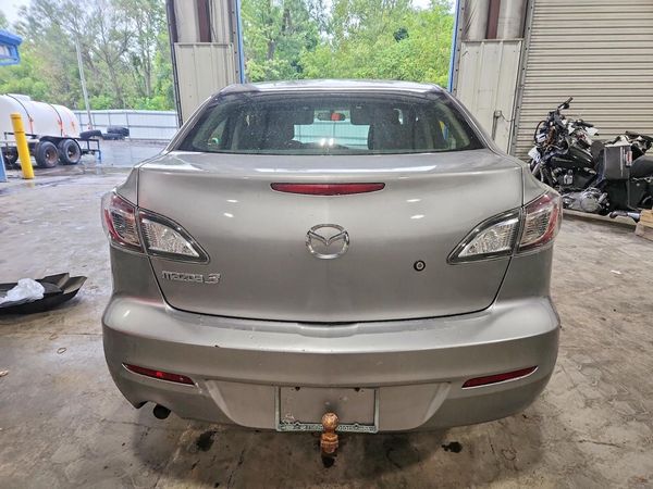 2013 MAZDA 3