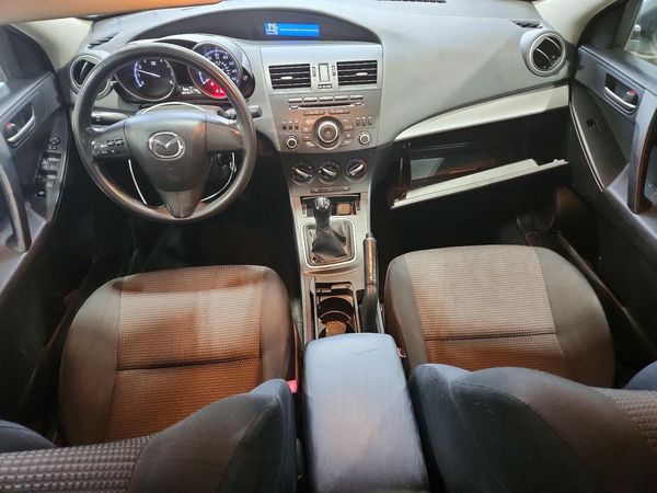 2013 MAZDA 3