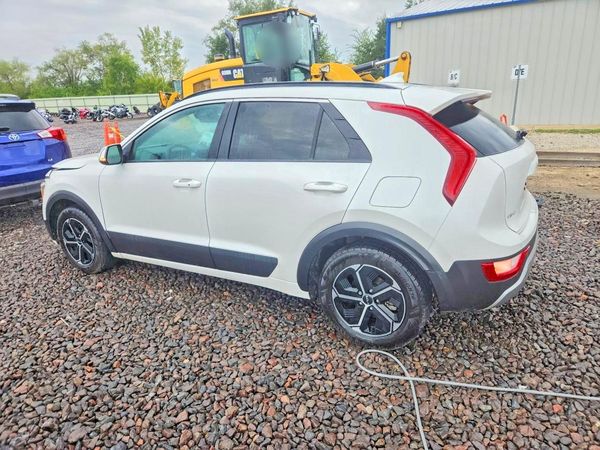 2023 KIA NIRO