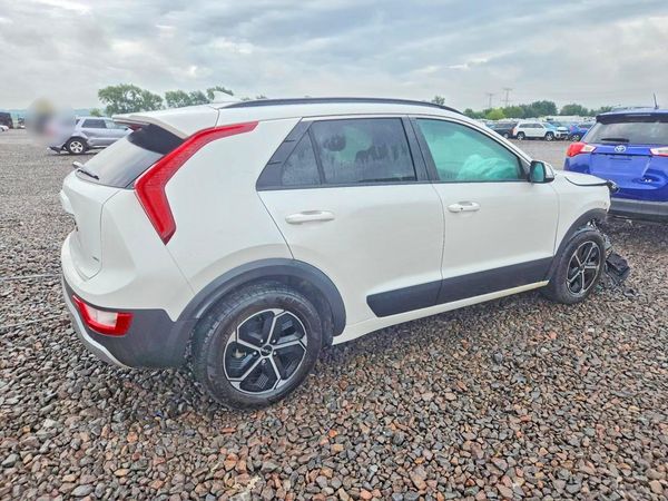 2023 KIA NIRO