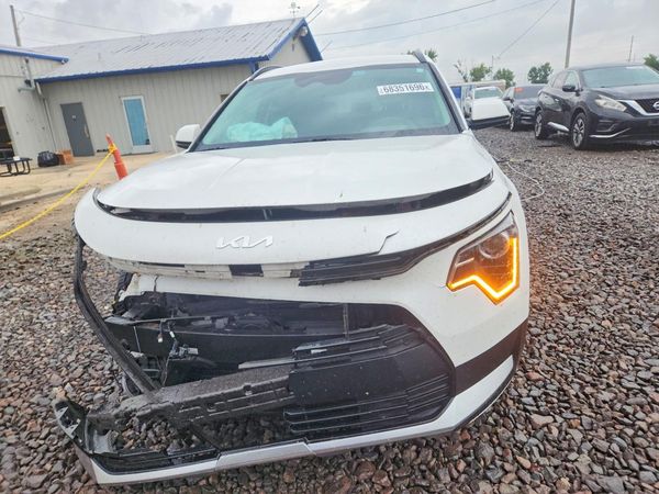 2023 KIA NIRO