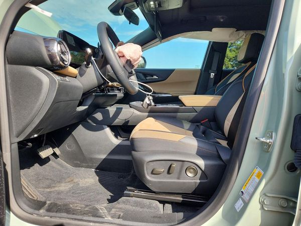 2026 CHEVROLET EQUINOX Active — DENT