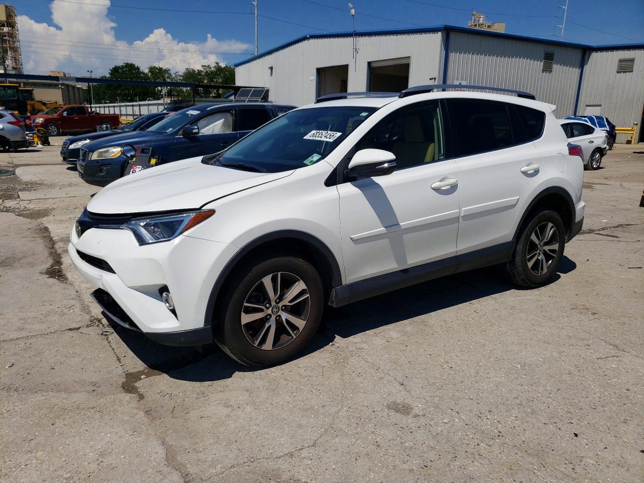 2017 TOYOTA RAV4 — Front 3/4