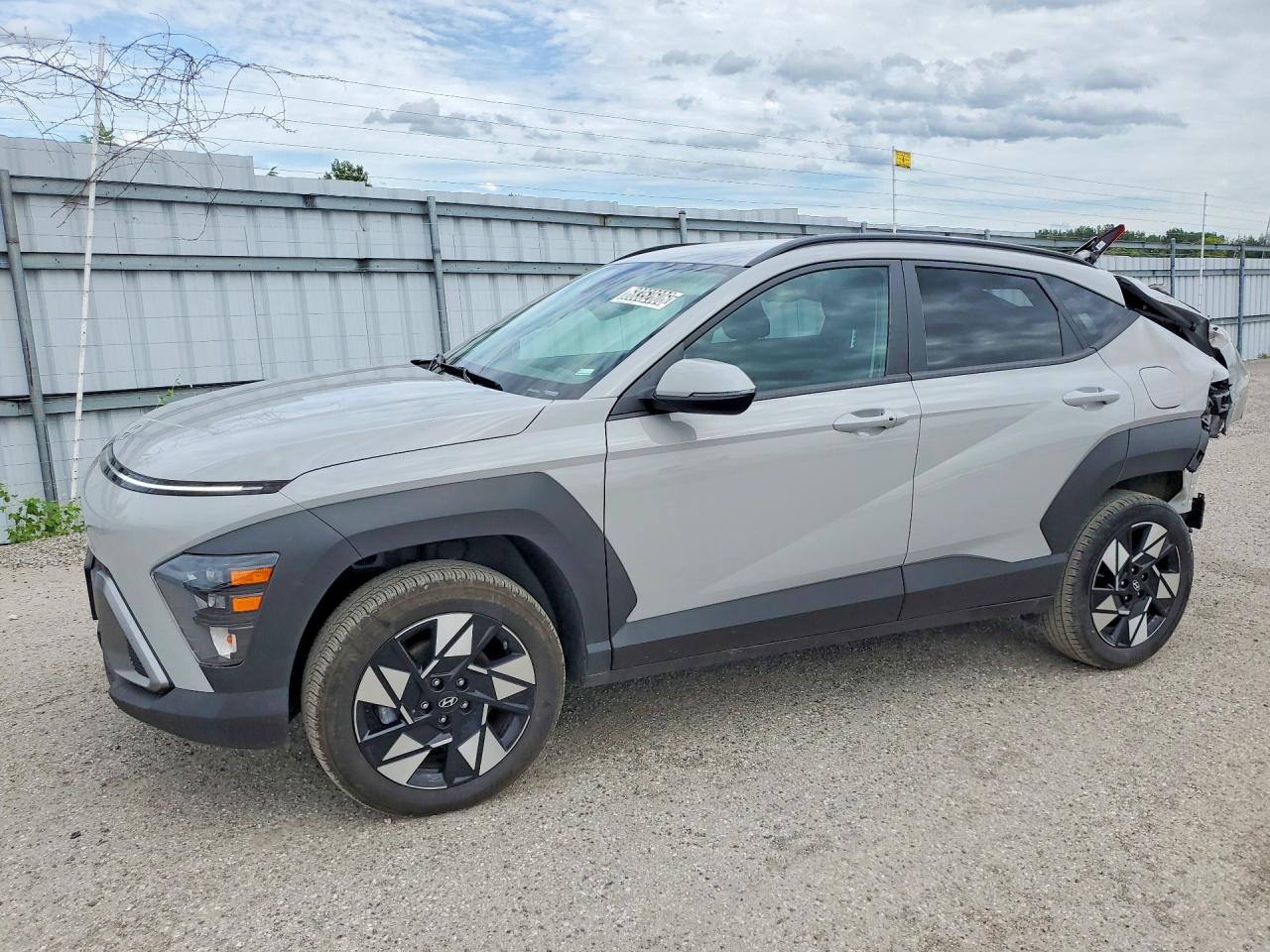 2024 HYUNDAI KONA SE — Front 3/4