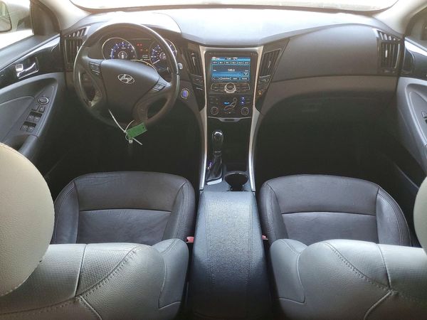 2012 HYUNDAI SONATA Middle level