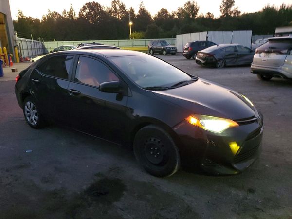 2018 TOYOTA COROLLA — Passenger 3/4