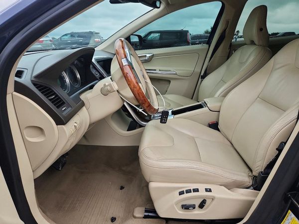 2012 VOLVO XC60