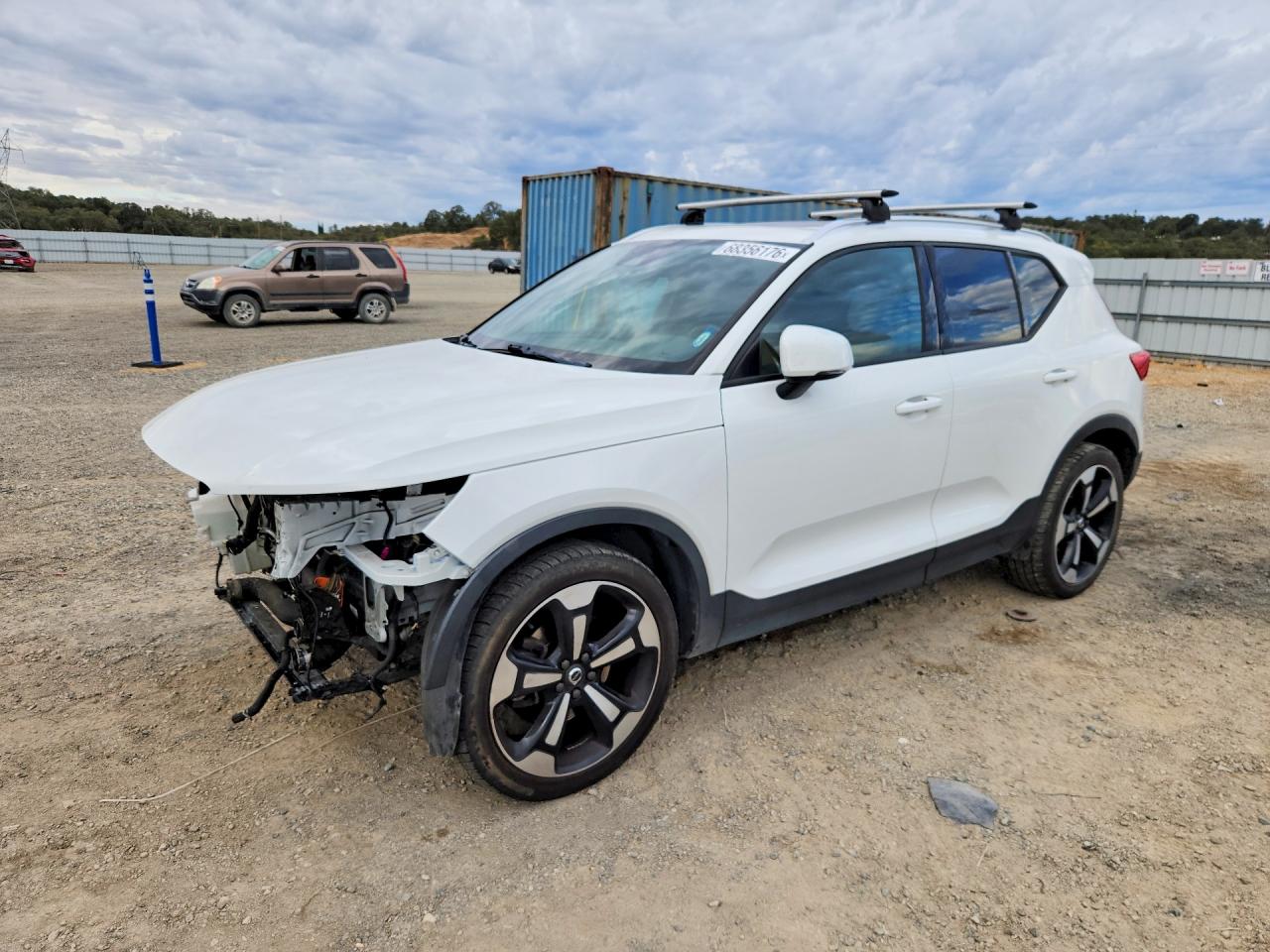 2019 VOLVO XC40
