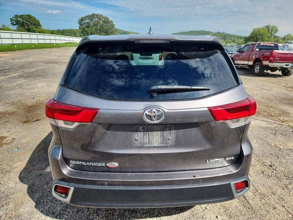 2017 TOYOTA HIGHLANDER Ltd/Ltd Platinum — DIRR