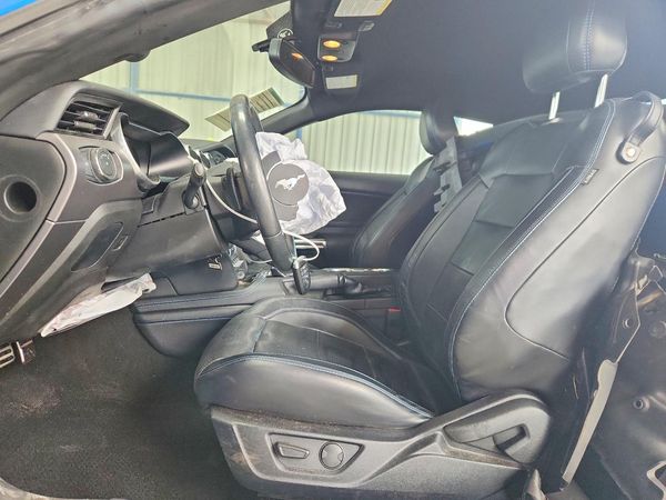 2020 FORD MUSTANG I4 Coupe — DENT