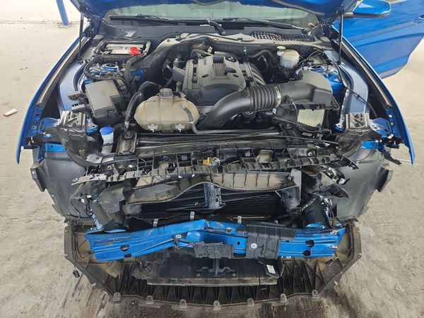 2020 FORD MUSTANG I4 Coupe — Engine bay